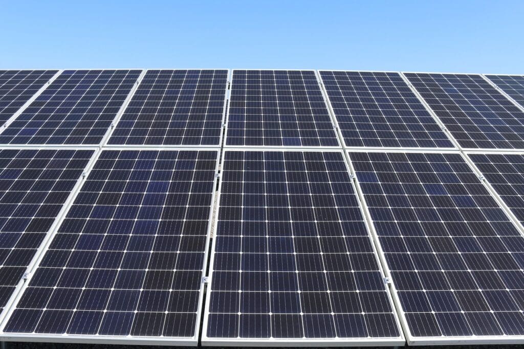 How Commercial Solar Panel Cleaning Protects Your Investment and Lowers Maintenance Costs 5 solar panels 4985342 1280